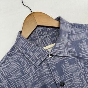Tommy Bahama Shirt Men's Medium Blue Geometric Silk Blend Lightweight Hawaiian